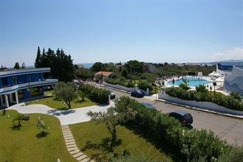 Hotel Club Cala Longa Montauro Eksteriør bilde